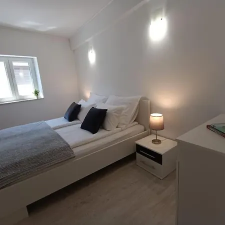 Apartment Palmera Vela Luka