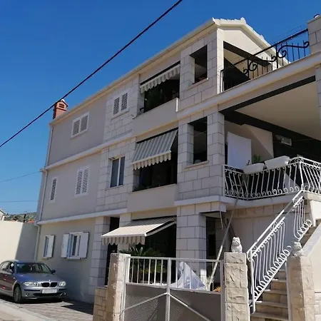 Palmera فيلا لوكا